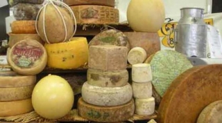 Castegnato, i formaggi di qualit&agrave; in scena con &ldquo;Franciacorta in Bianco&rdquo;
